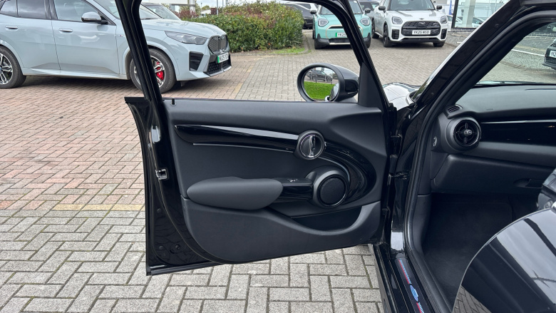 MINI Hatchback 1.5 Cooper Sport 5dr Petrol Hatchback